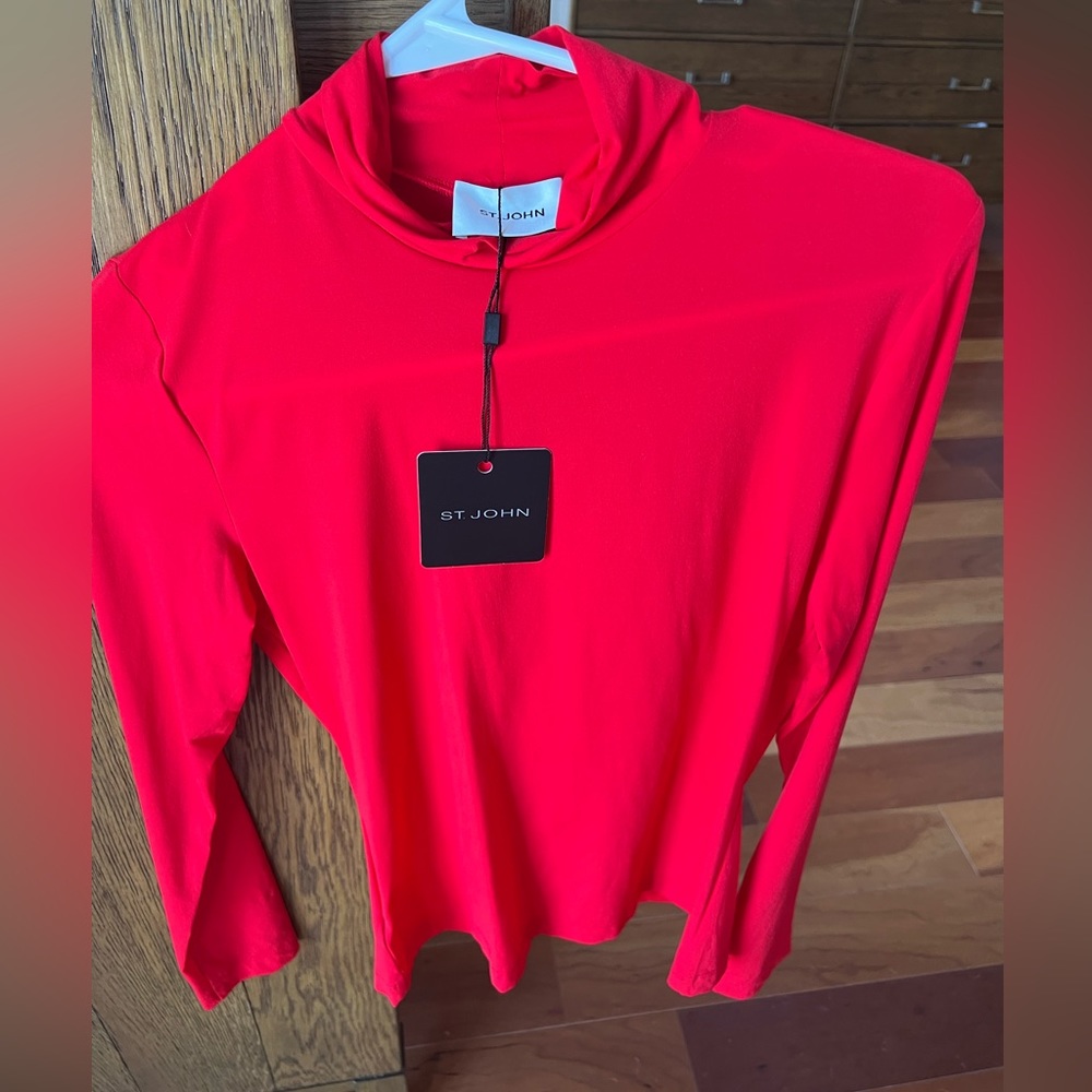 NWT Red Orange St. John turtleneck sz small
